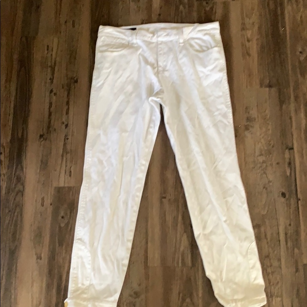 White Gucci pants